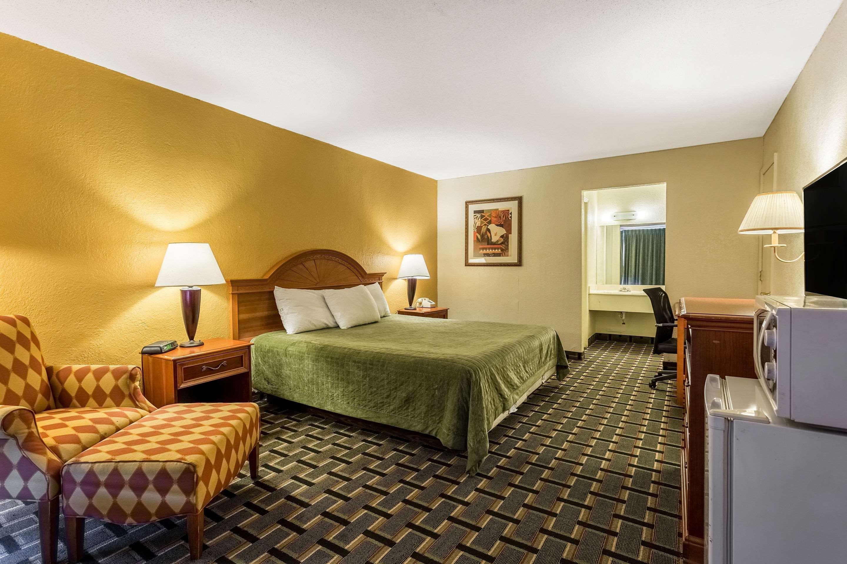 Rodeway Inn Denmark-Jackson Extérieur photo