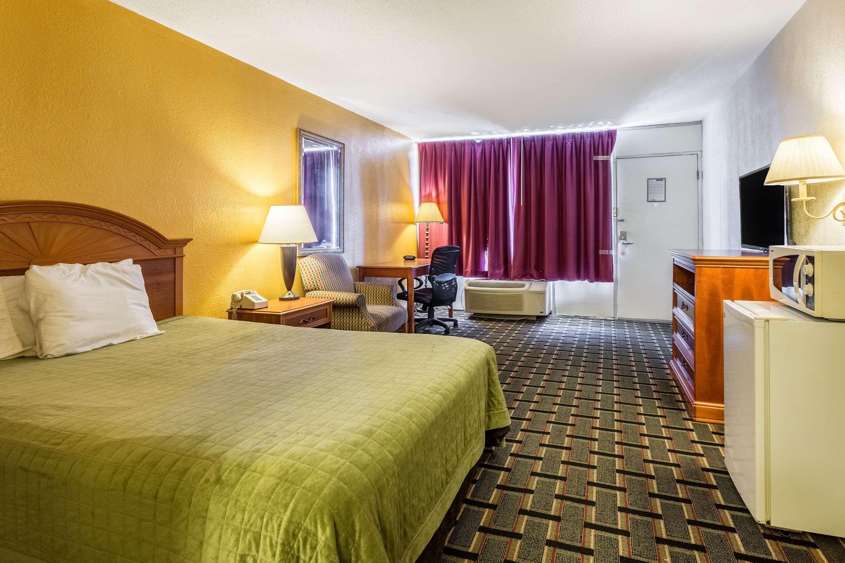 Rodeway Inn Denmark-Jackson Extérieur photo