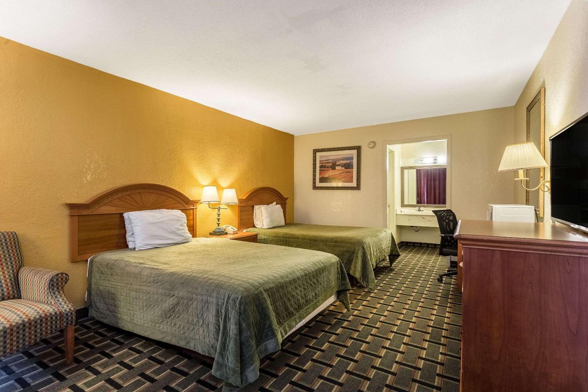 Rodeway Inn Denmark-Jackson Extérieur photo