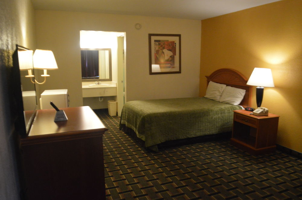 Rodeway Inn Denmark-Jackson Extérieur photo