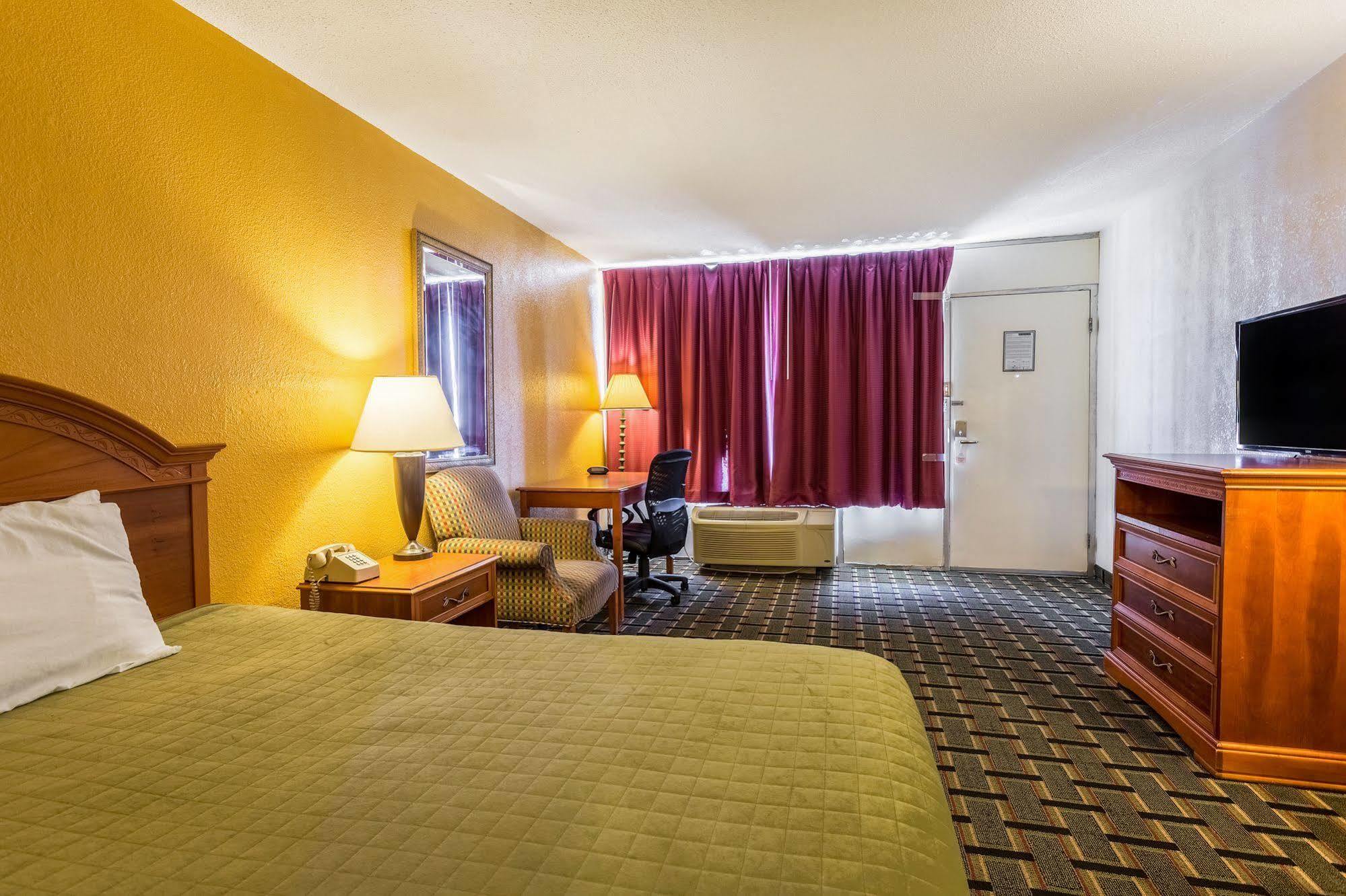 Rodeway Inn Denmark-Jackson Extérieur photo