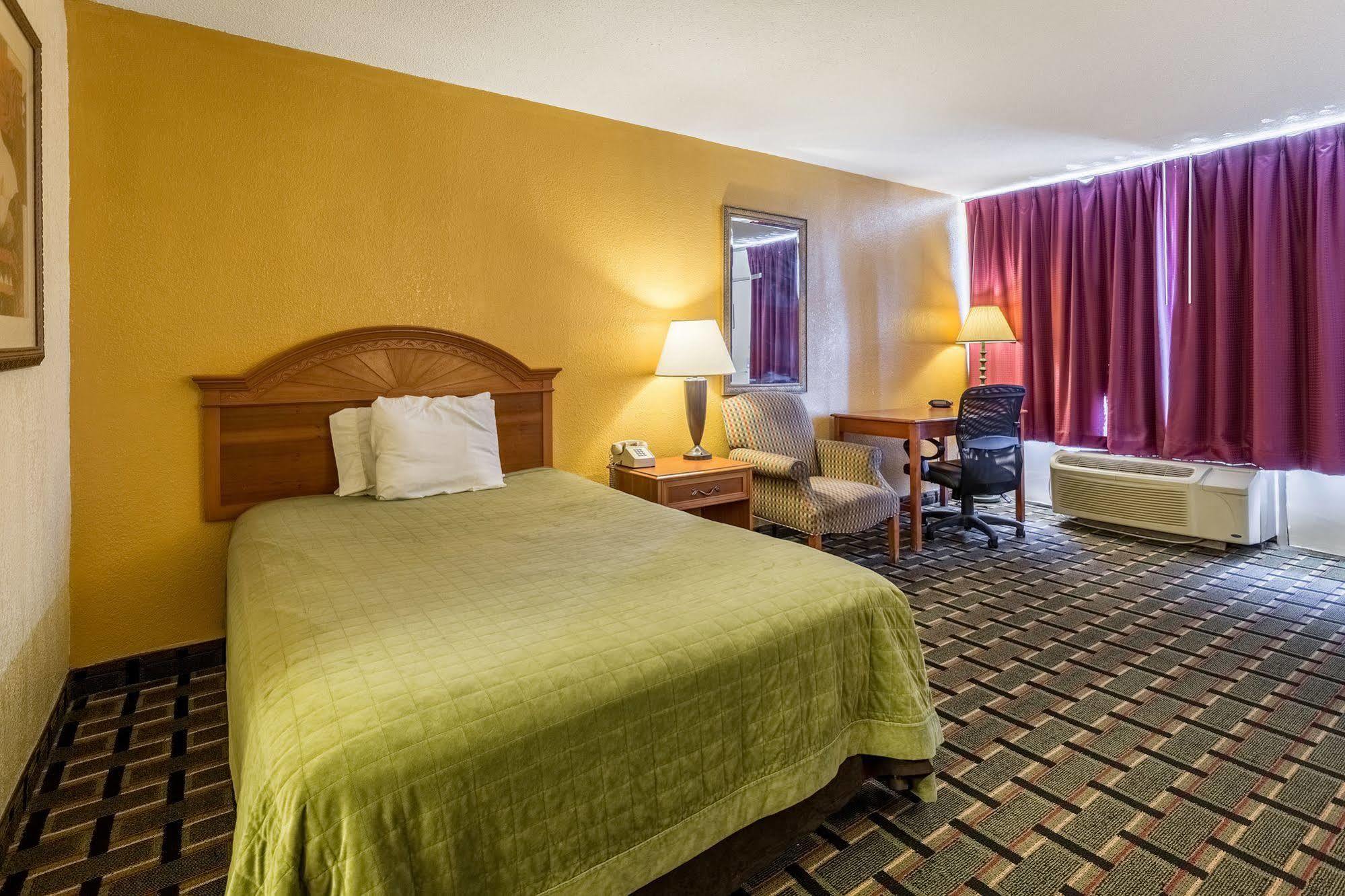 Rodeway Inn Denmark-Jackson Extérieur photo